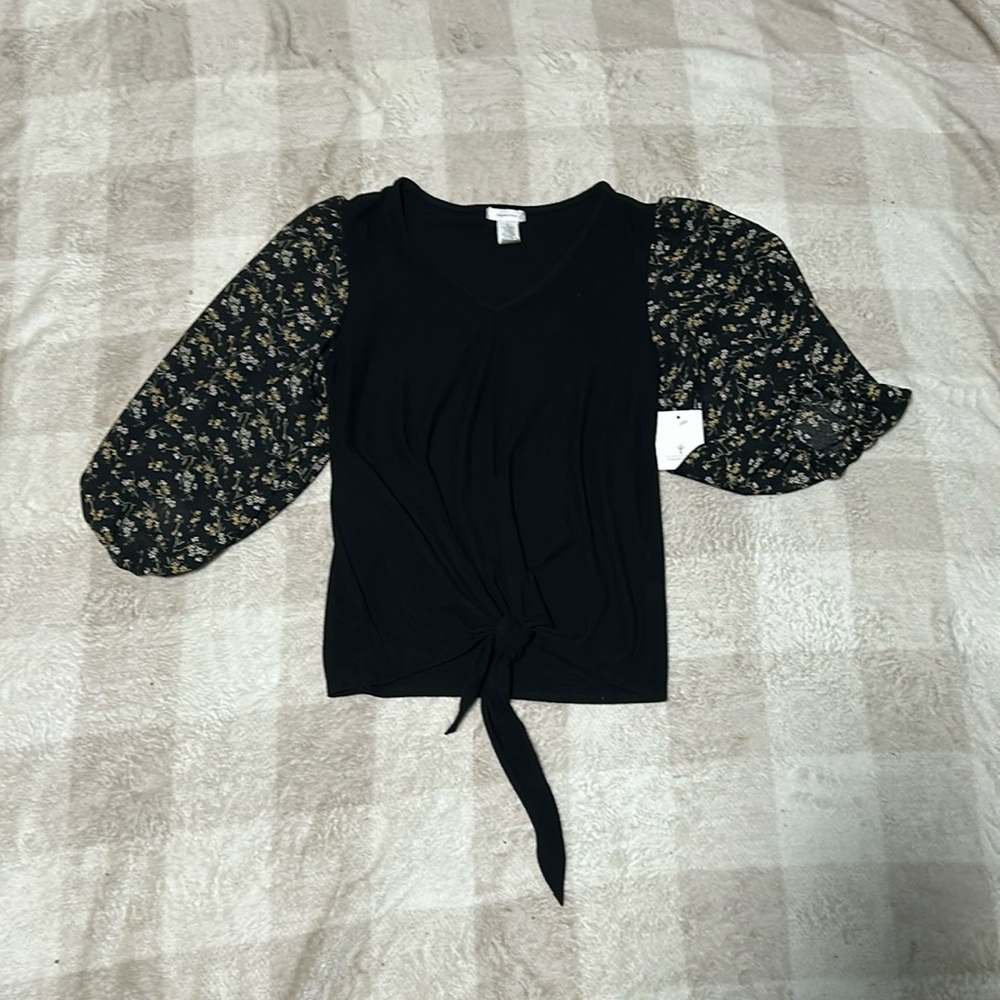 Nice, elegant, flowered, shoulder, black shirt